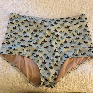 Kortni Jean cactus bottom